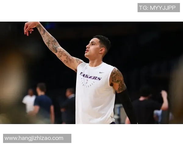 凯尔库兹马的篮球之路:从新秀到明星的成长历程与挑战